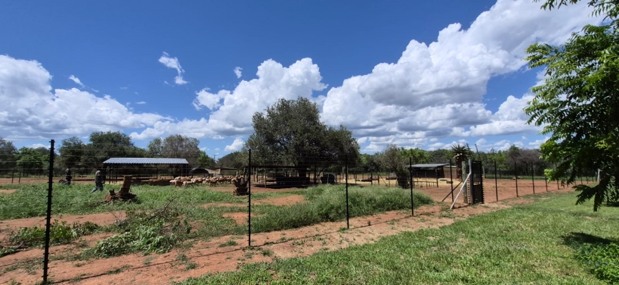 5 Bedroom Property for Sale in Rustenburg Rural North West